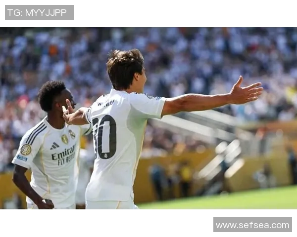 皇马与曼联在美国展开友谊赛激情对决球迷期待盛宴 皇马与曼联在美国展开友谊赛激情对决球迷期待盛宴