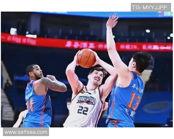 15-16赛季CBA常规赛新疆队对阵深圳队精彩回顾与赛季亮点分析