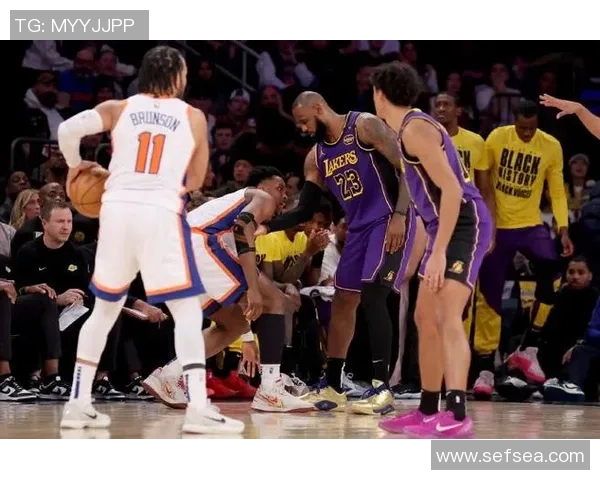 3月18日湖人与尼克斯的精彩对决直播回顾与赛后分析 3月18日湖人与尼克斯的精彩对决直播回顾与赛后分析